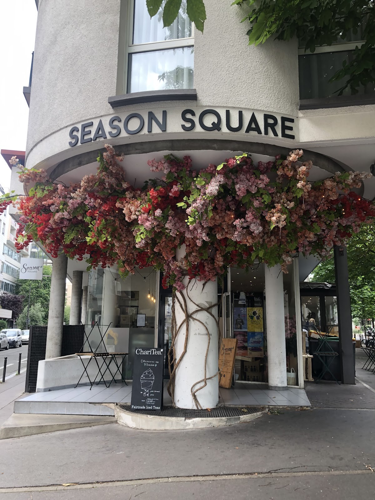 Season Square: the place