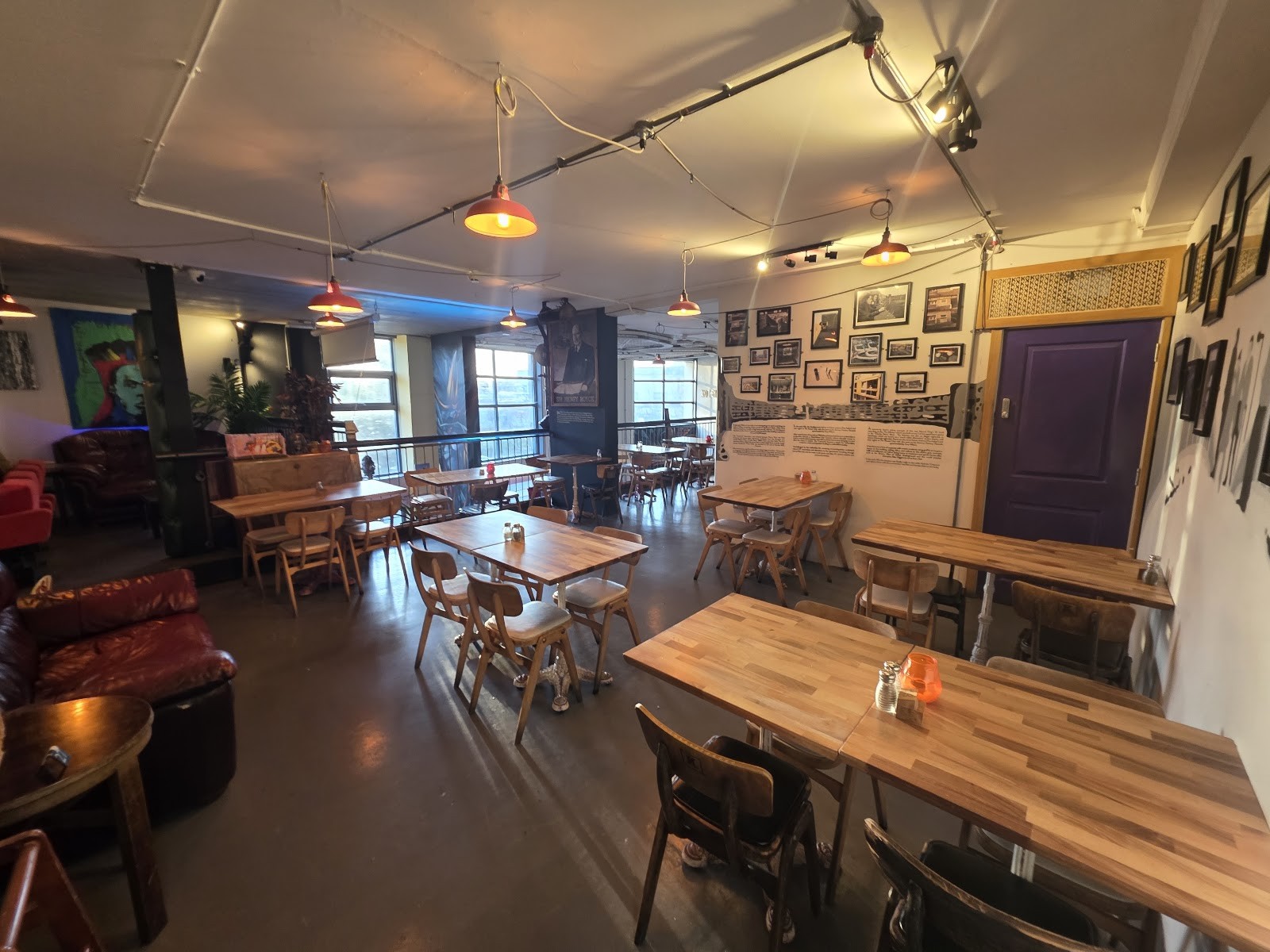 Kim’s Kitchen, Gallery & Bar: the place