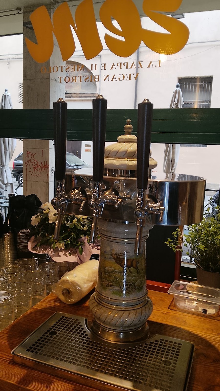 Zem Bistrot & Bar: the place
