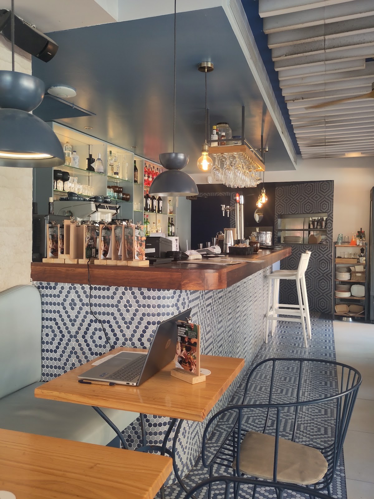 Blu Bar: the place