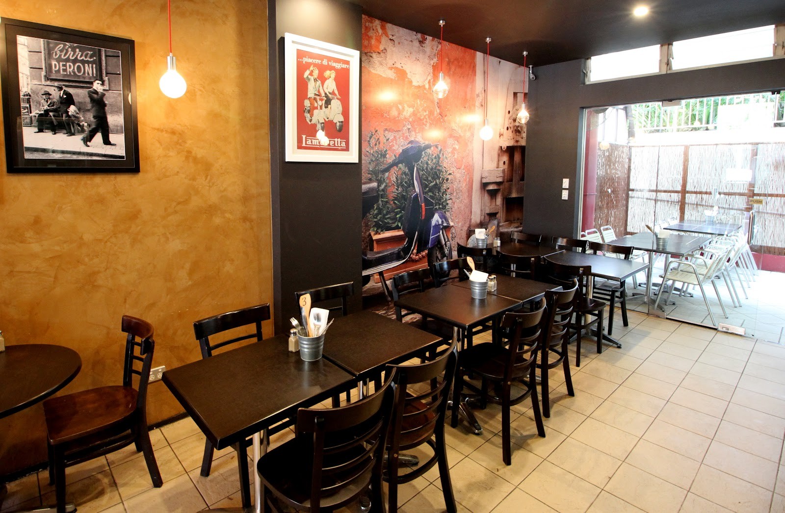 Antonio's Pizzeria: the place