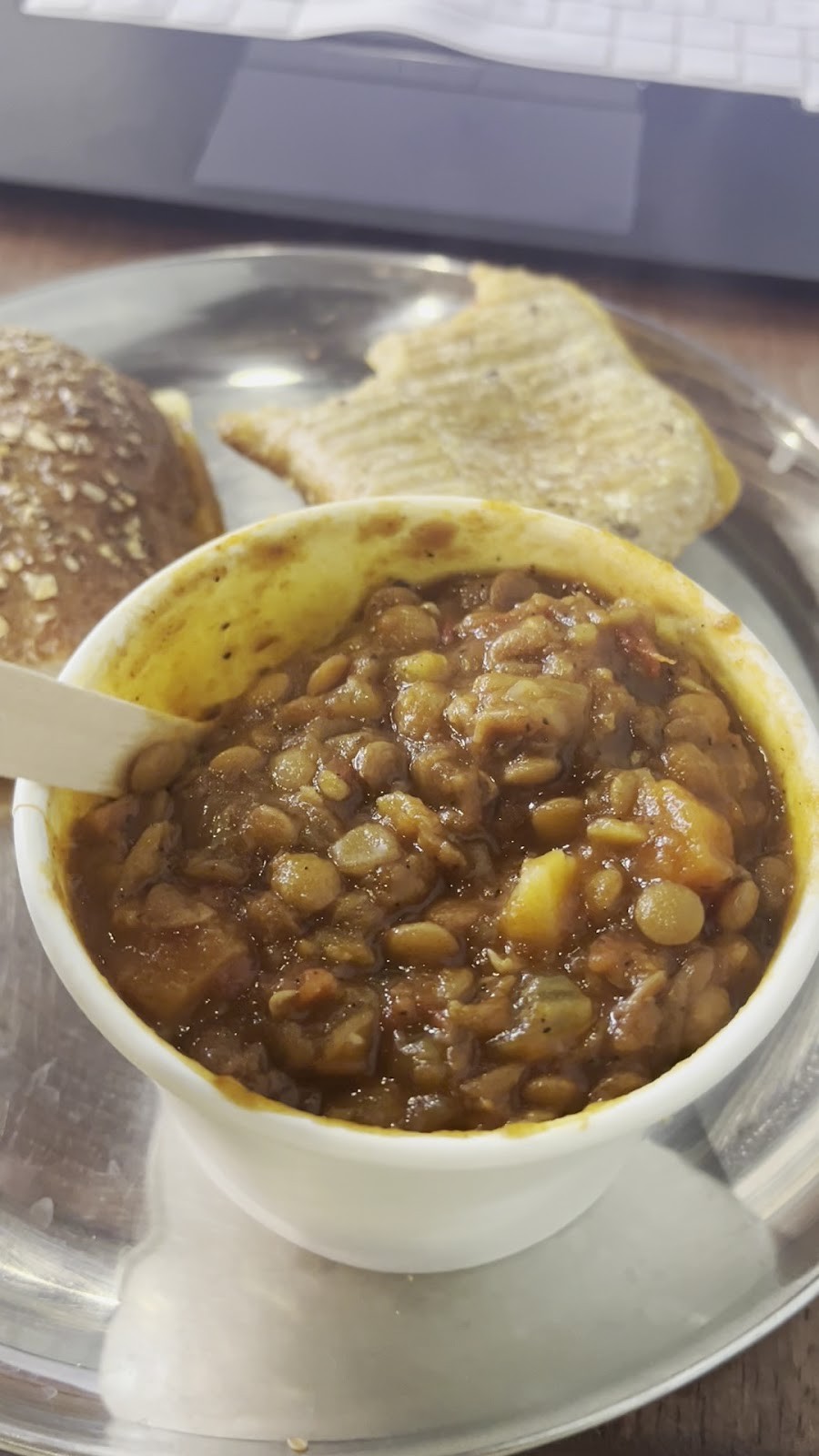 Luhv Vegan Bistro: food & drinks