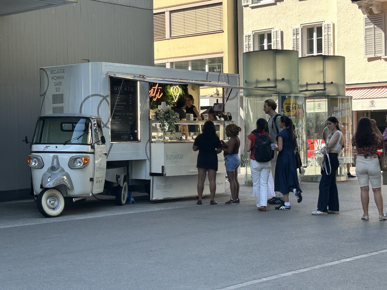 Gelateria Leonardo - Globus Bahnhofstrasse: the place