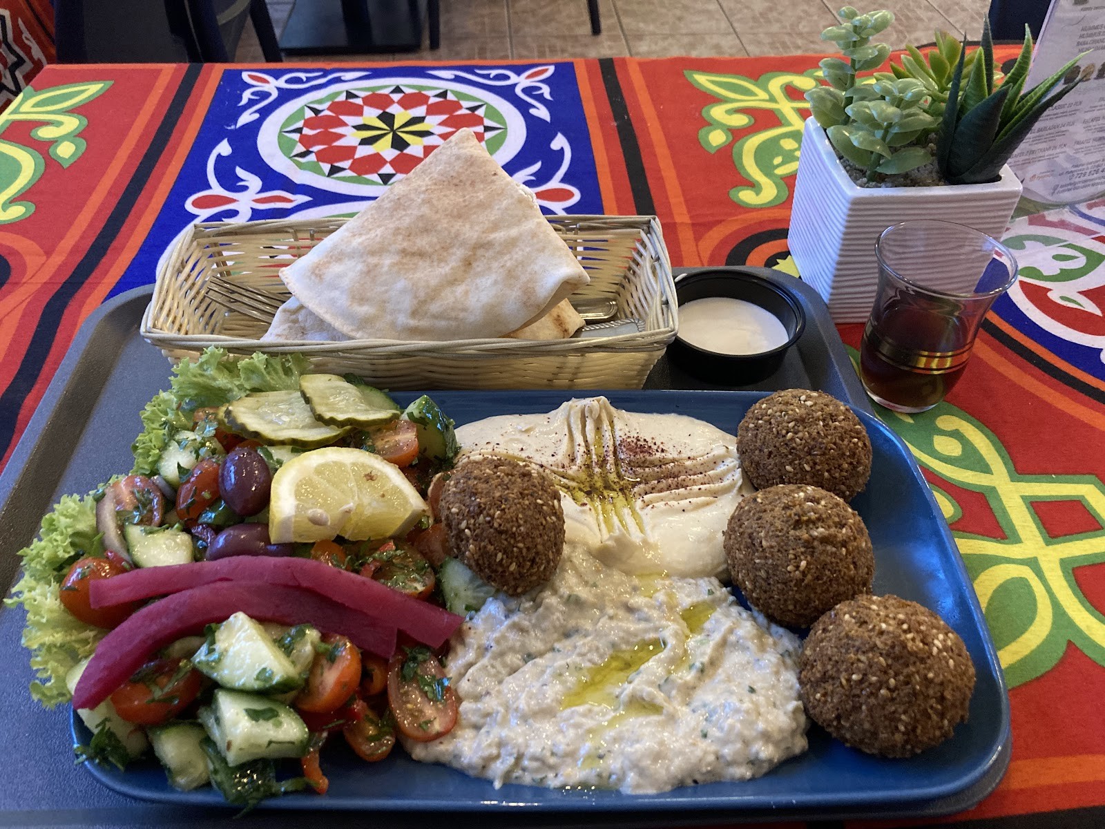 Falafel Garden & Mezze: food & drinks