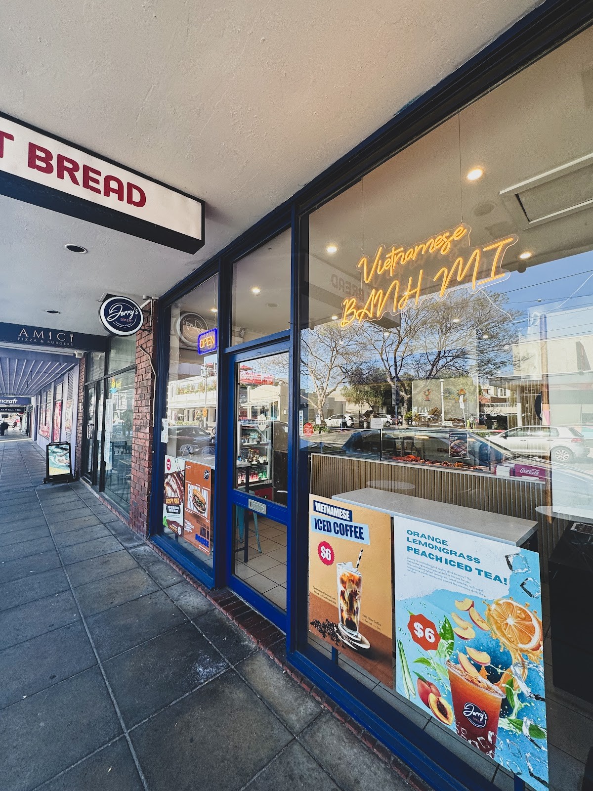 Jerry's Bakery: the place