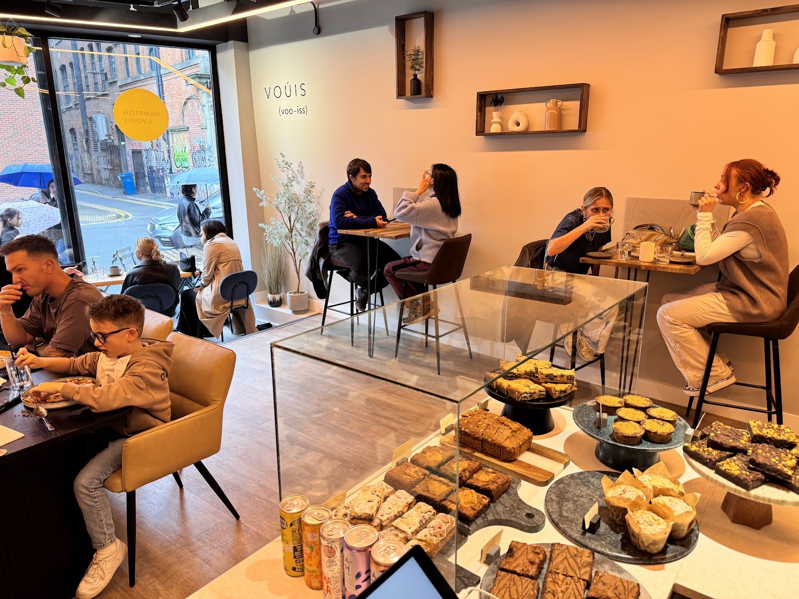 HAMPTON & VOÚIS (NQ): the place