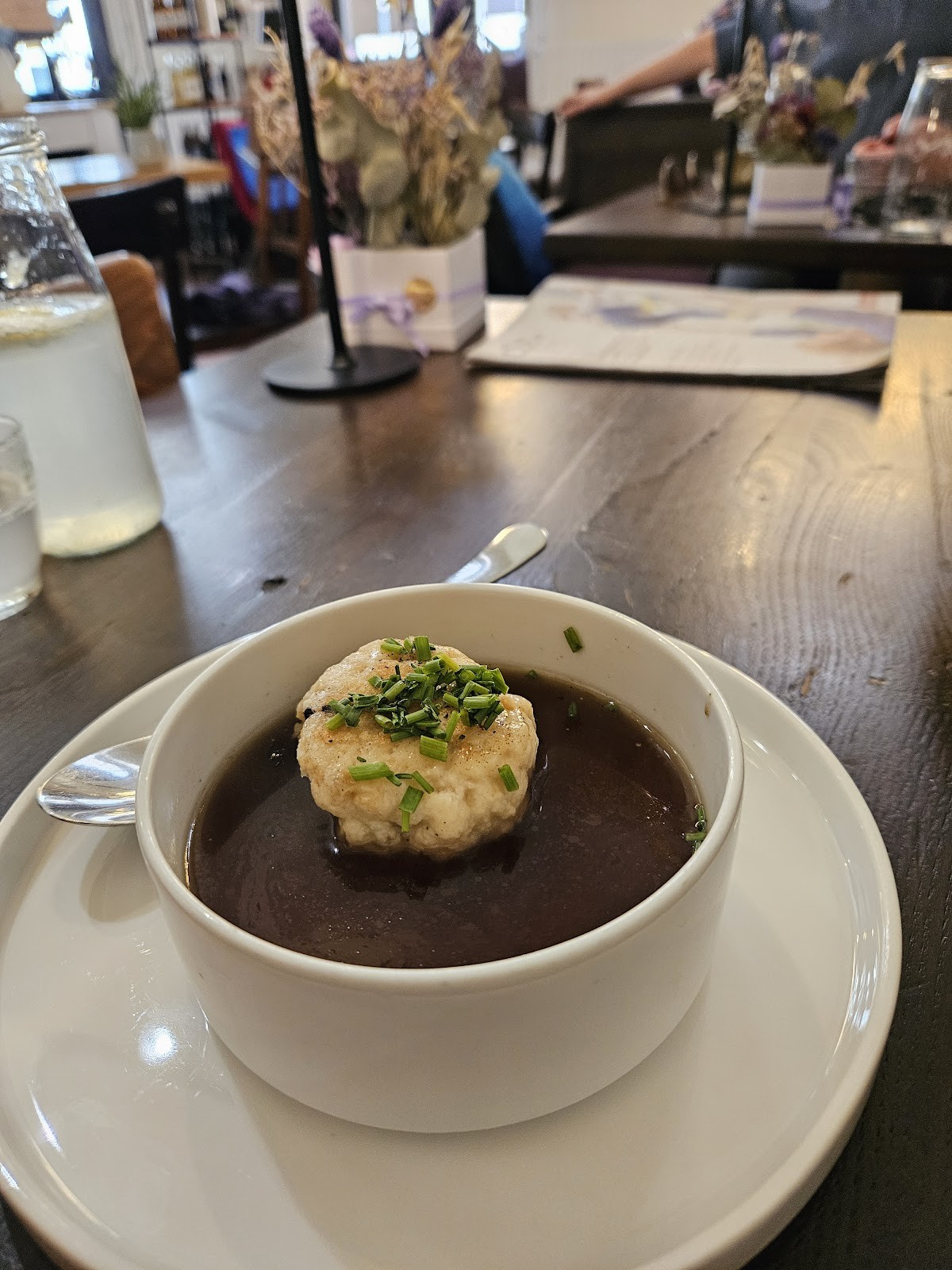 Tisch: food & drinks