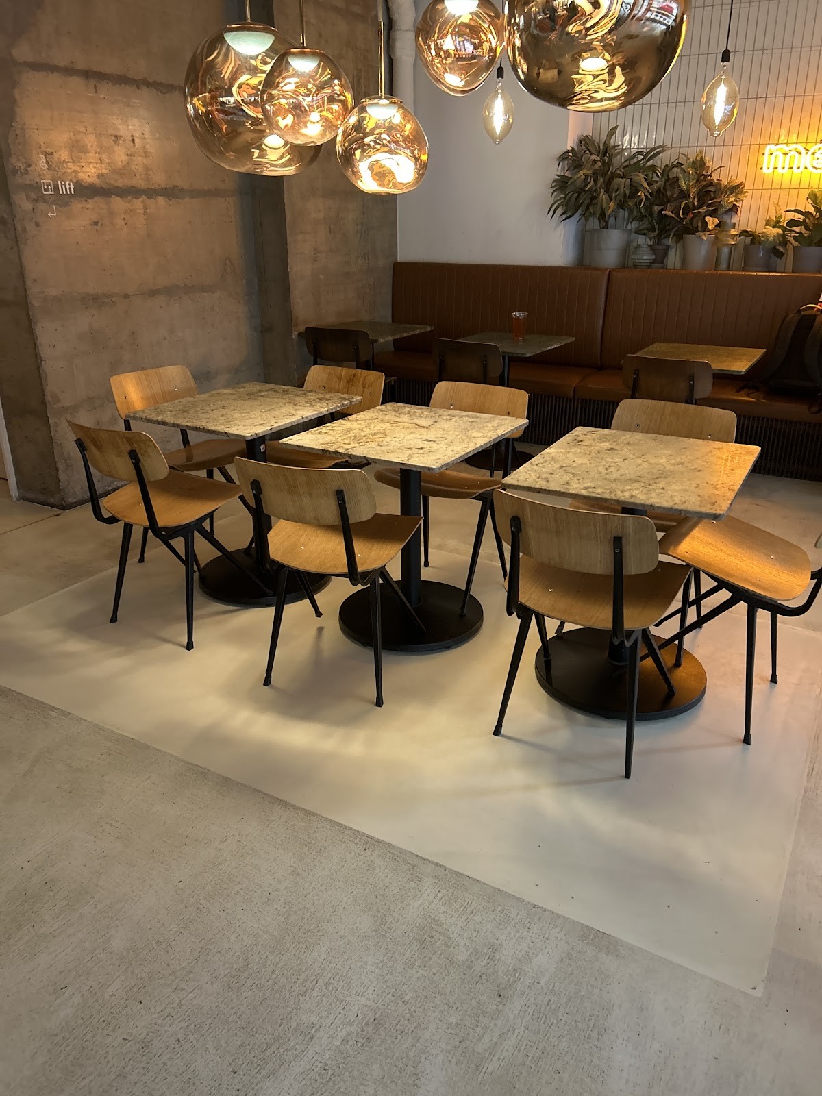 mit&ohne Lochergut: the place