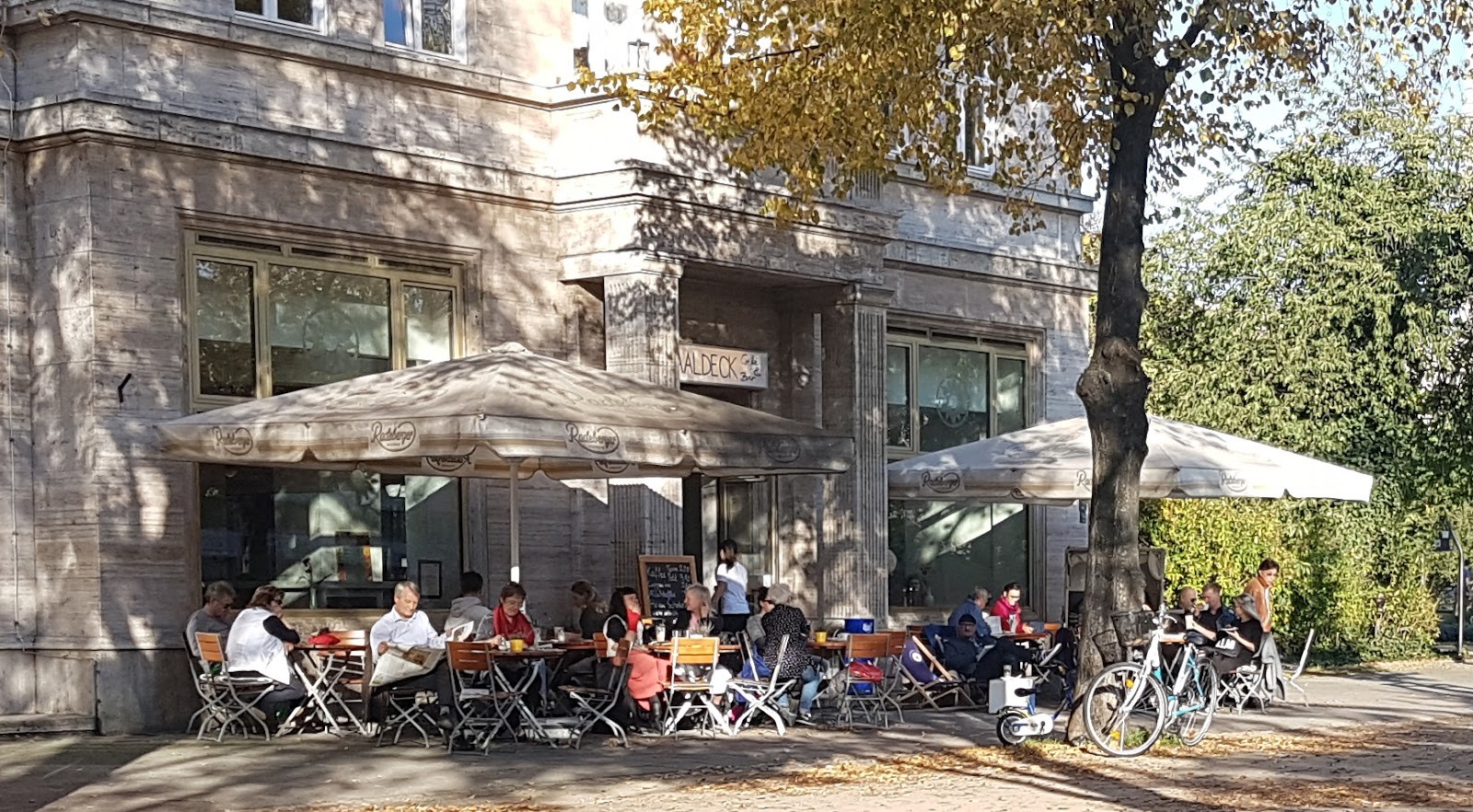 Saaldeck Café & Bar: the place