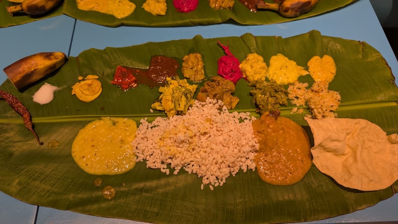 Vinayaka Bhavan - Indisches Vegetarisches & Veganes Restaurant: food & drinks