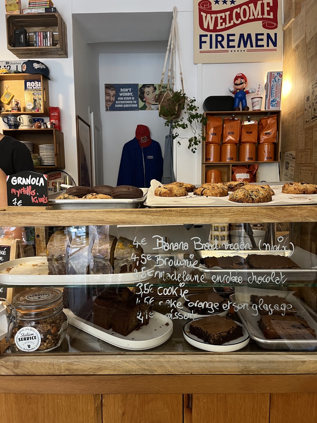 Station Service Batignolles: the place