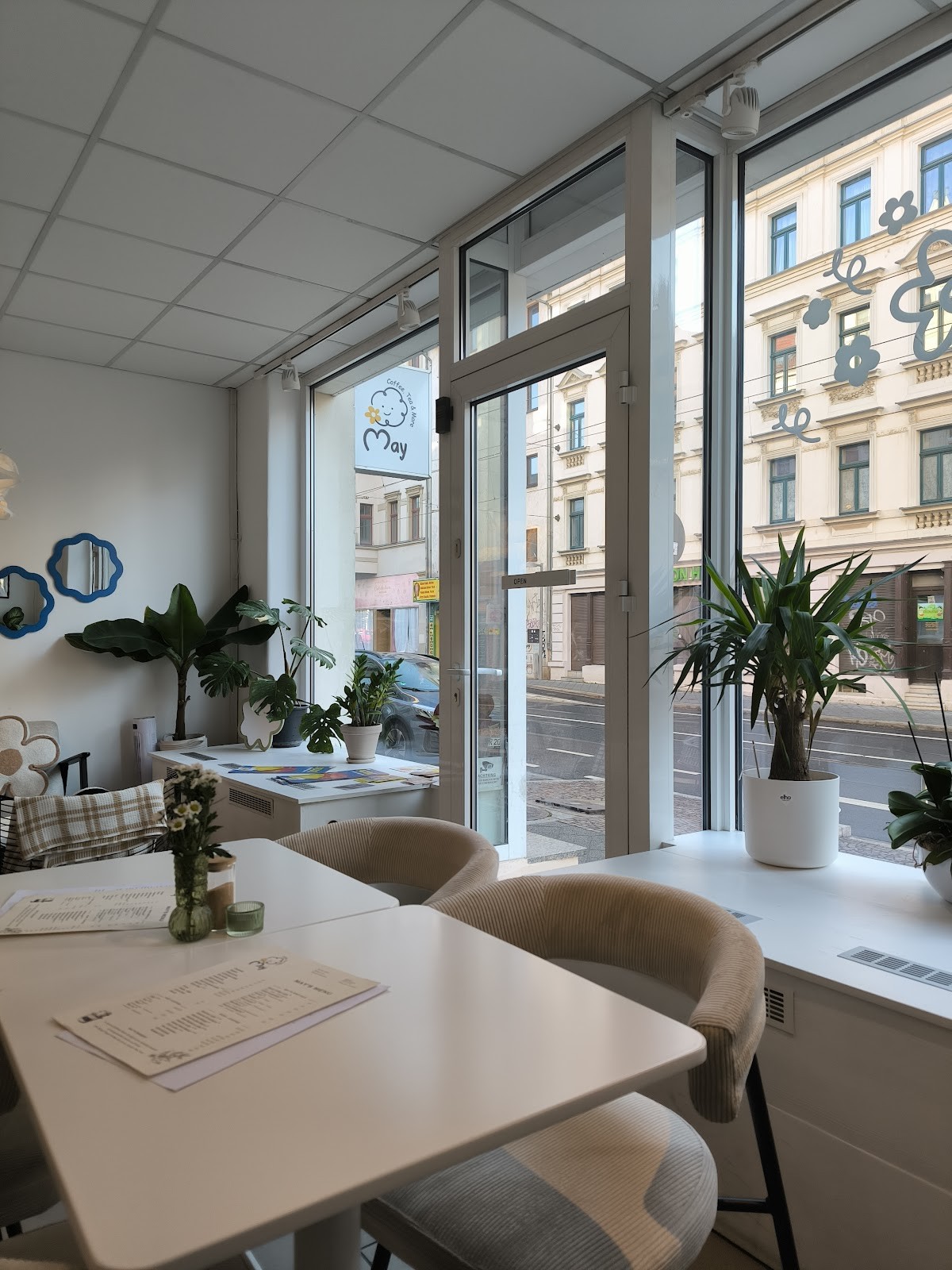 May Café: the place