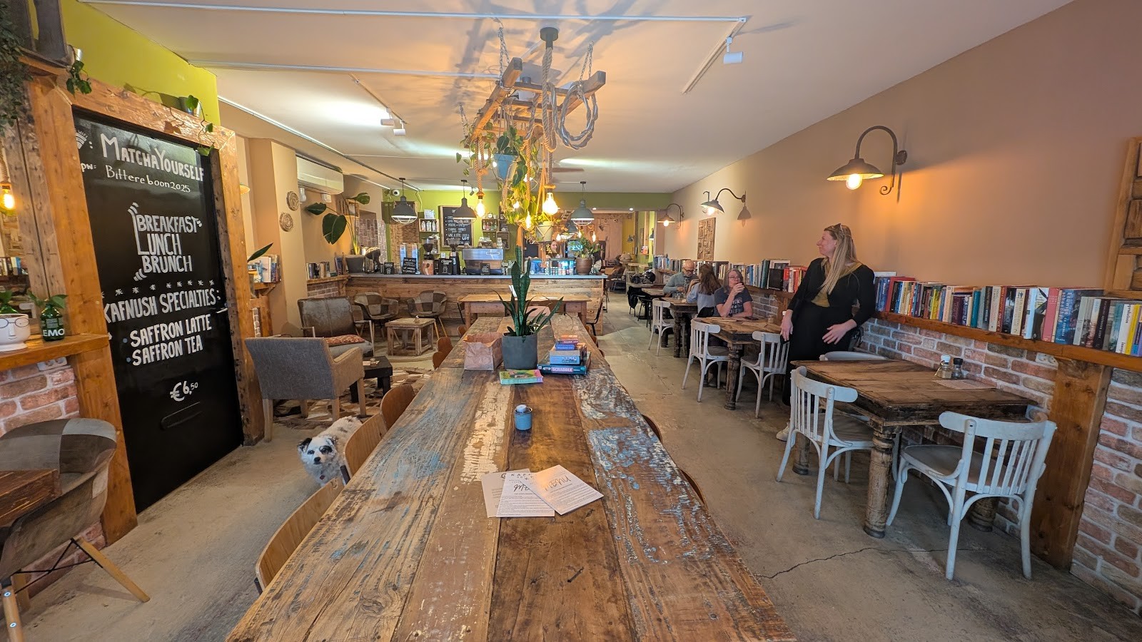 Coffeebar Kafnush: the place