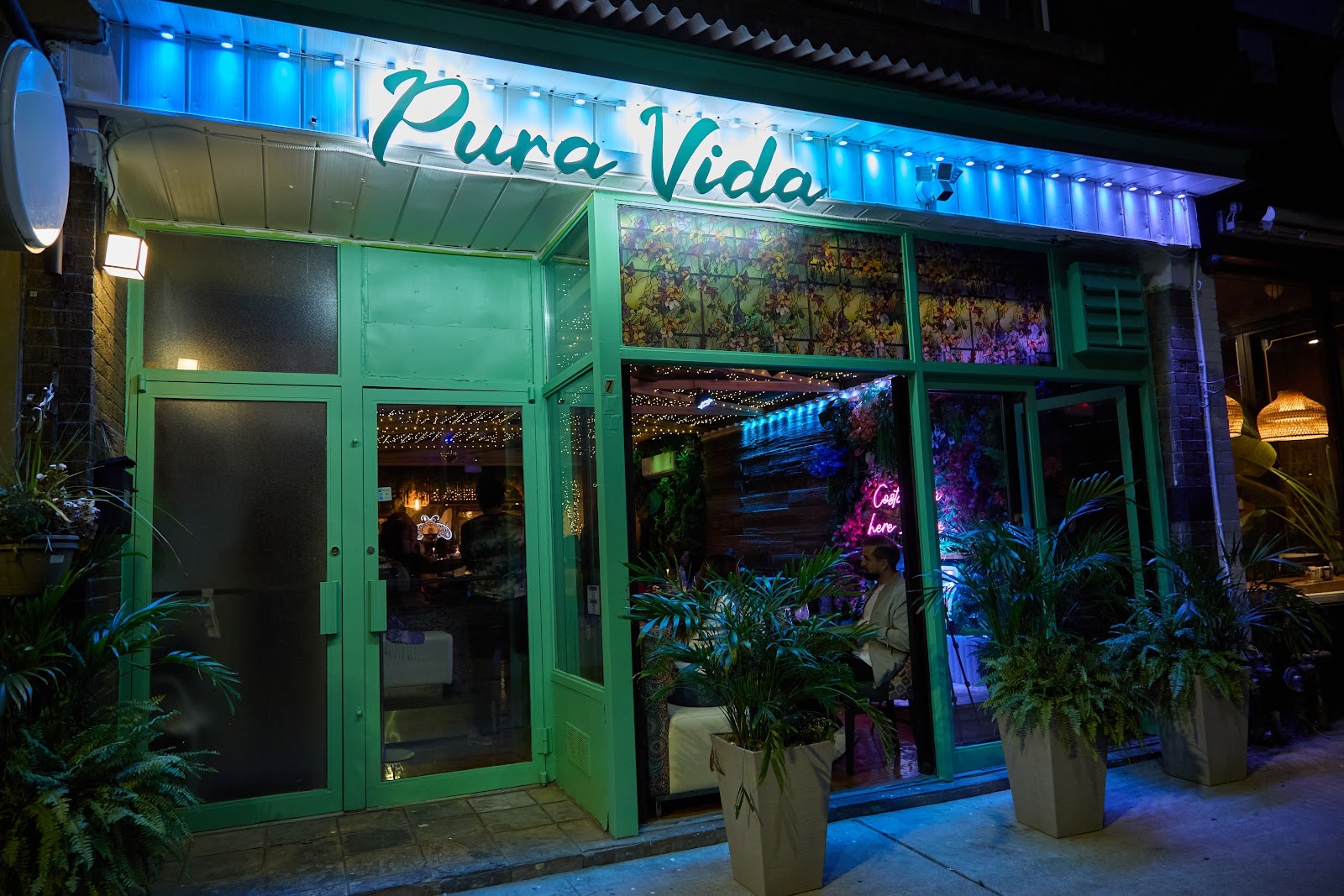 Pura Vida Restaurant & Cocktail Bar: the place