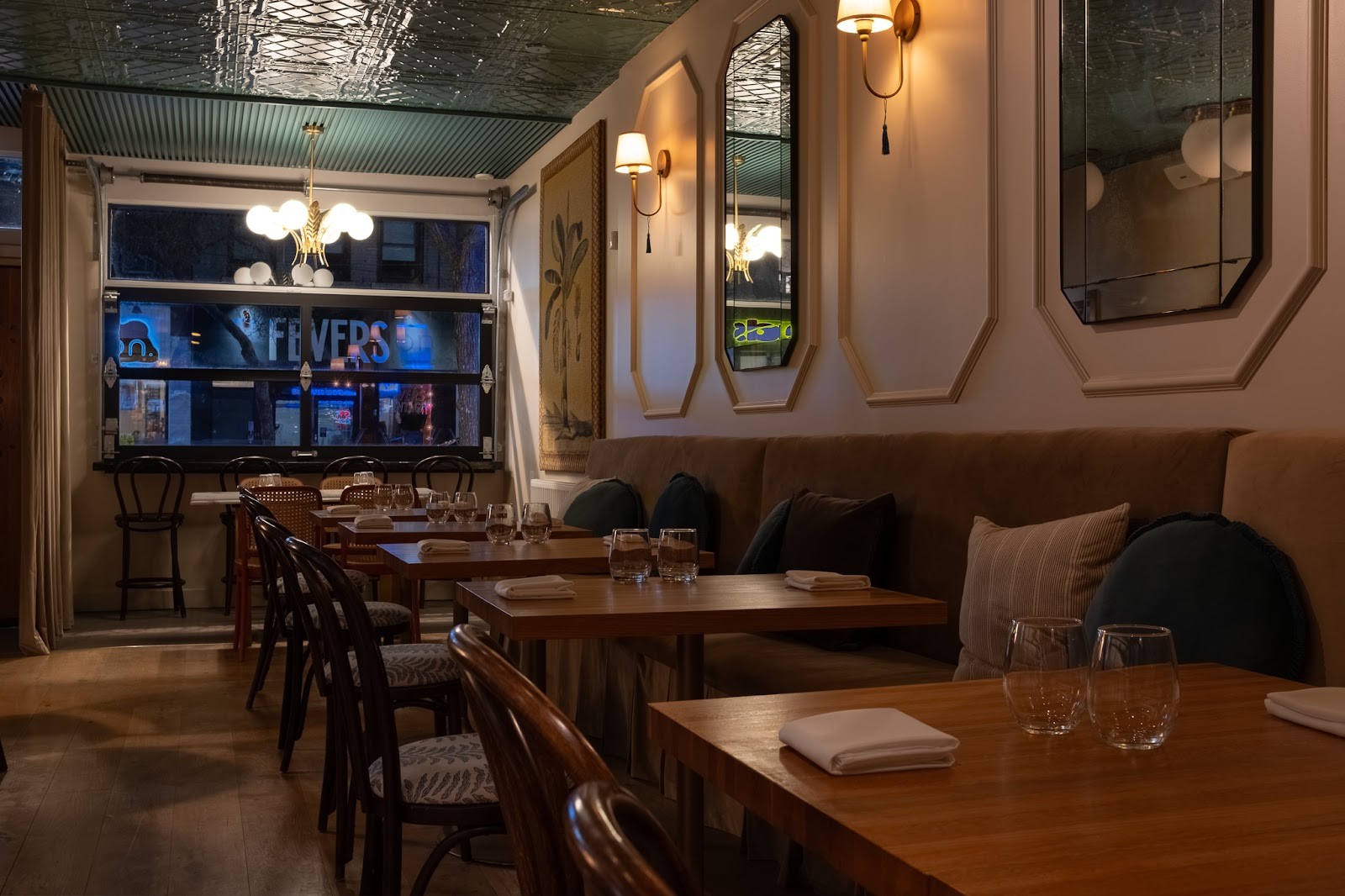 ēst Restaurant: the place