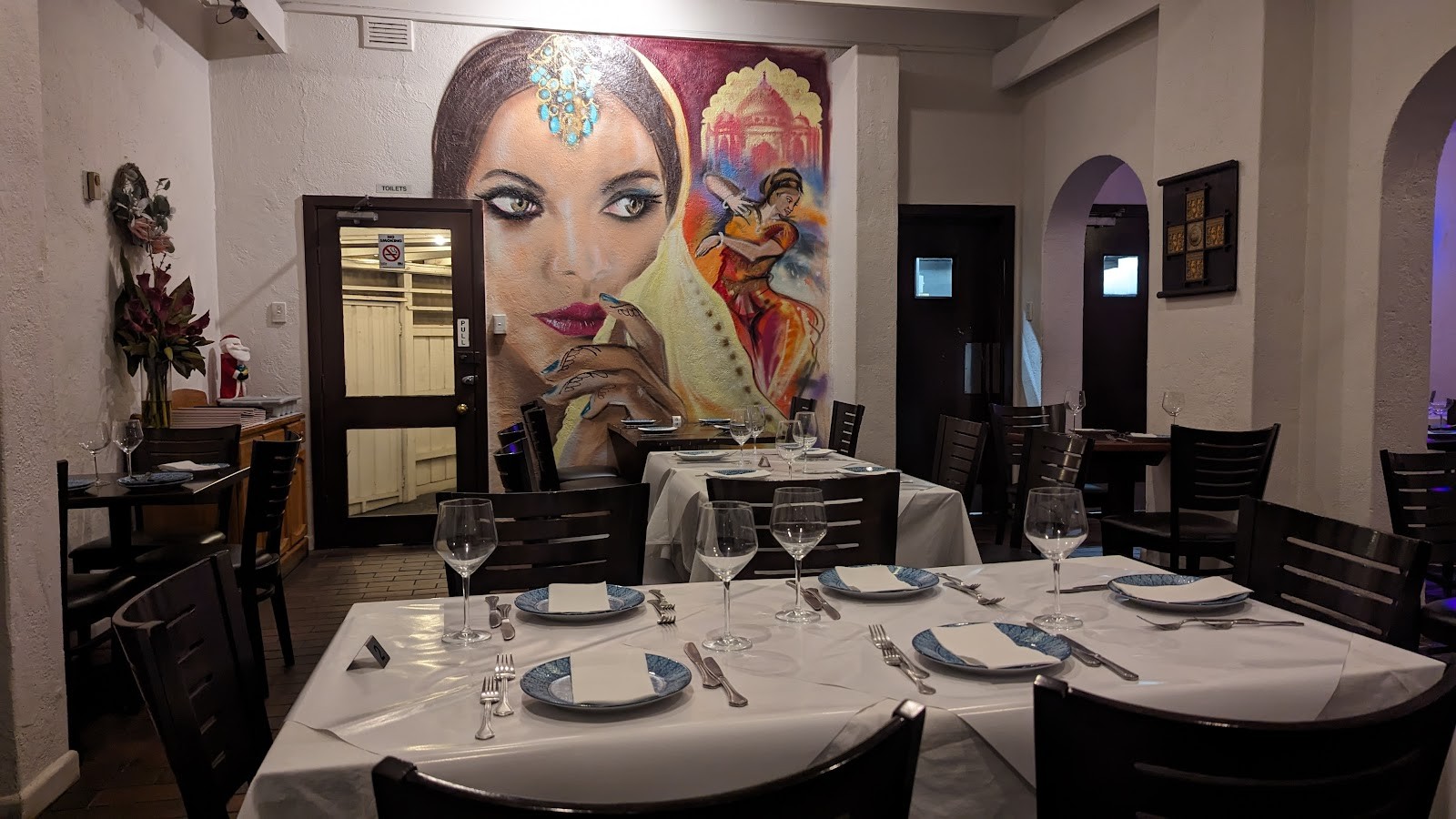 Le Taj Restaurant & Lounge: the place