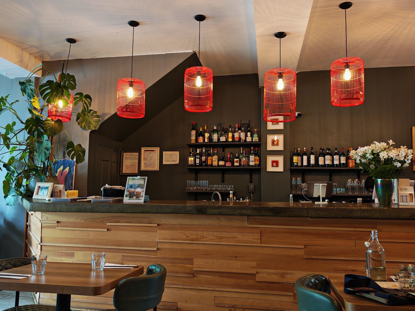 Bistro CÔ ÚT - Montréal: the place