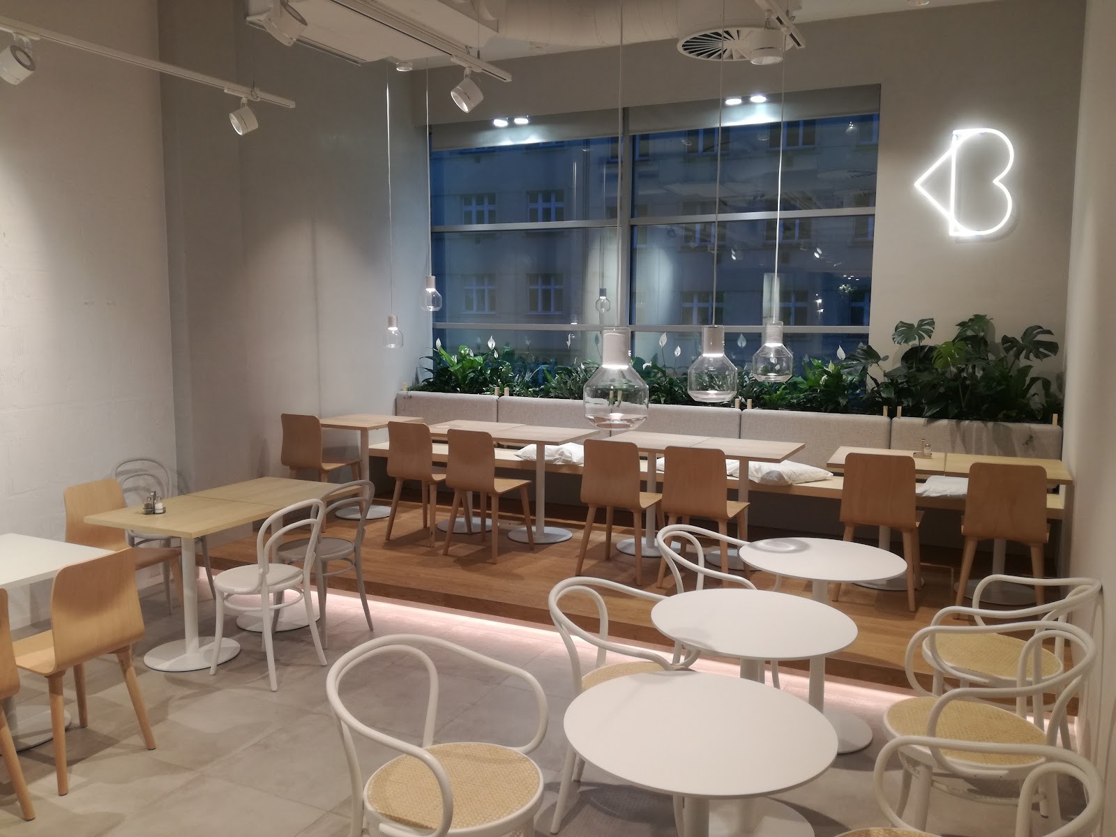 Loving Bistro: the place