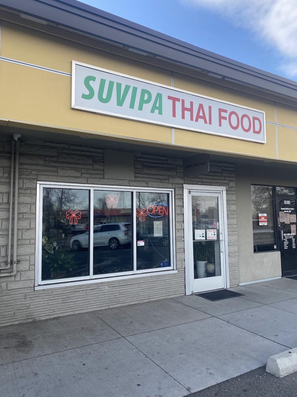 SUVIPA Thai Food: the place