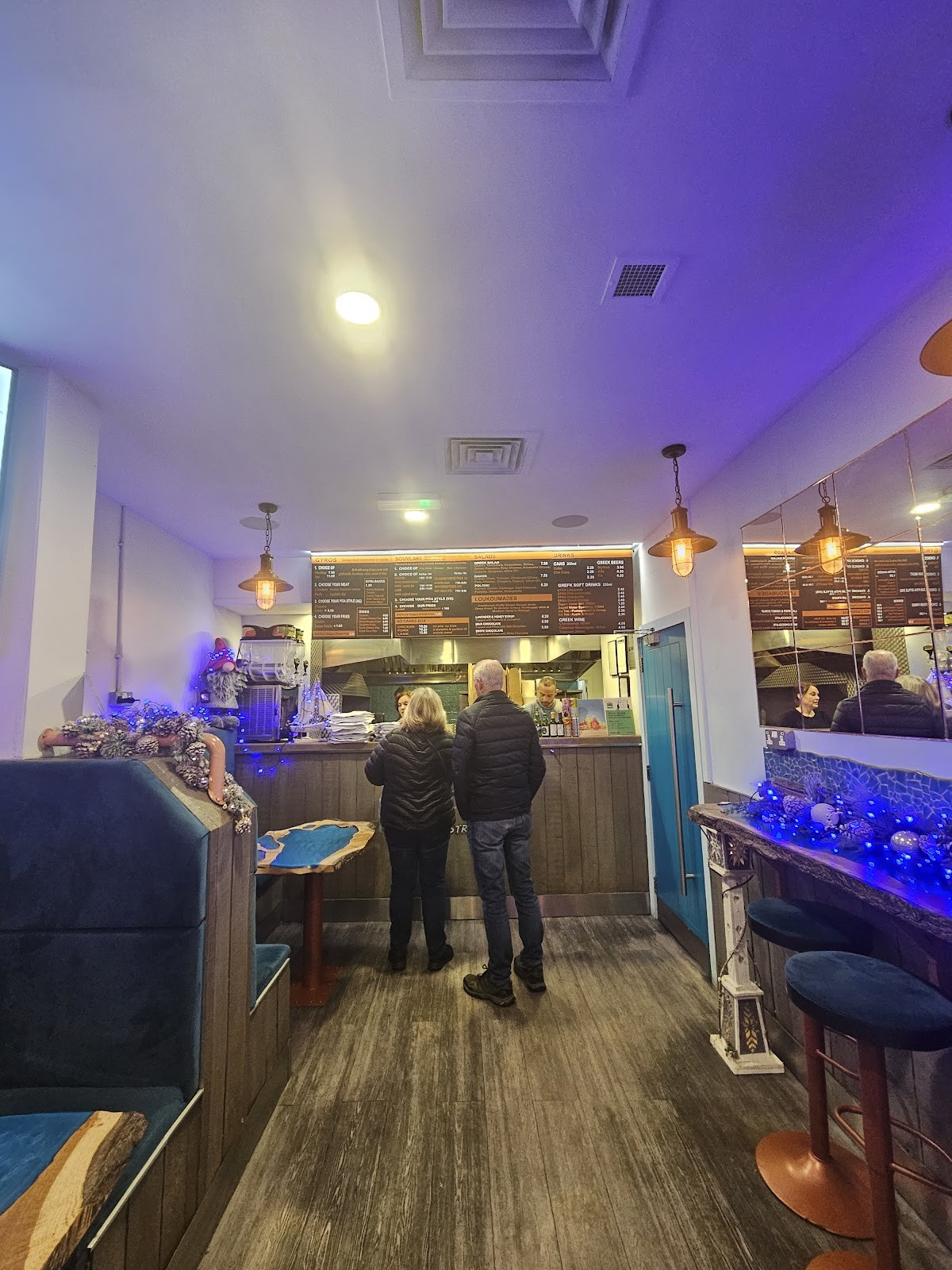 Laros Greek Street Food: the place