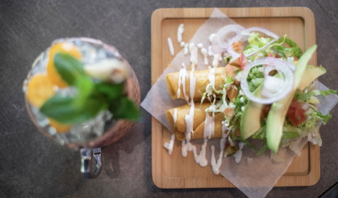 Gallo Santo: food & drinks