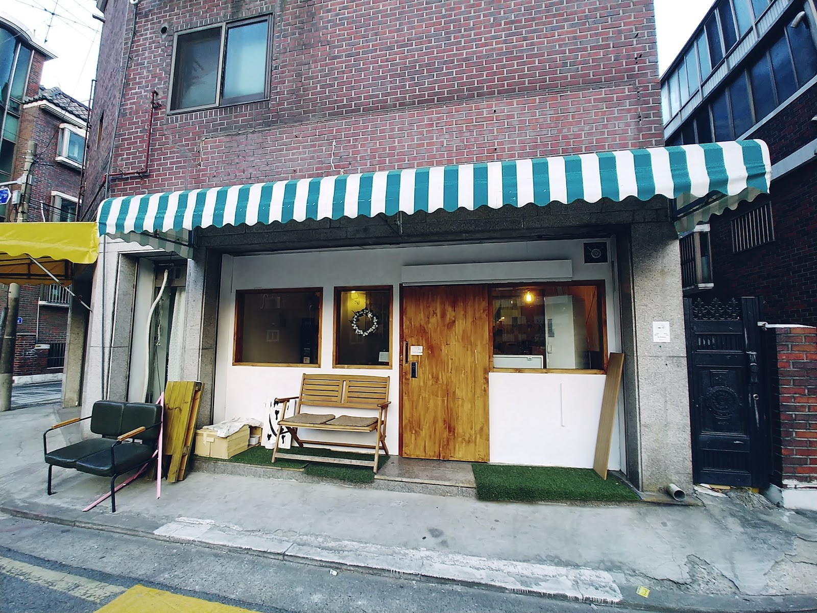 Around Green: the place
