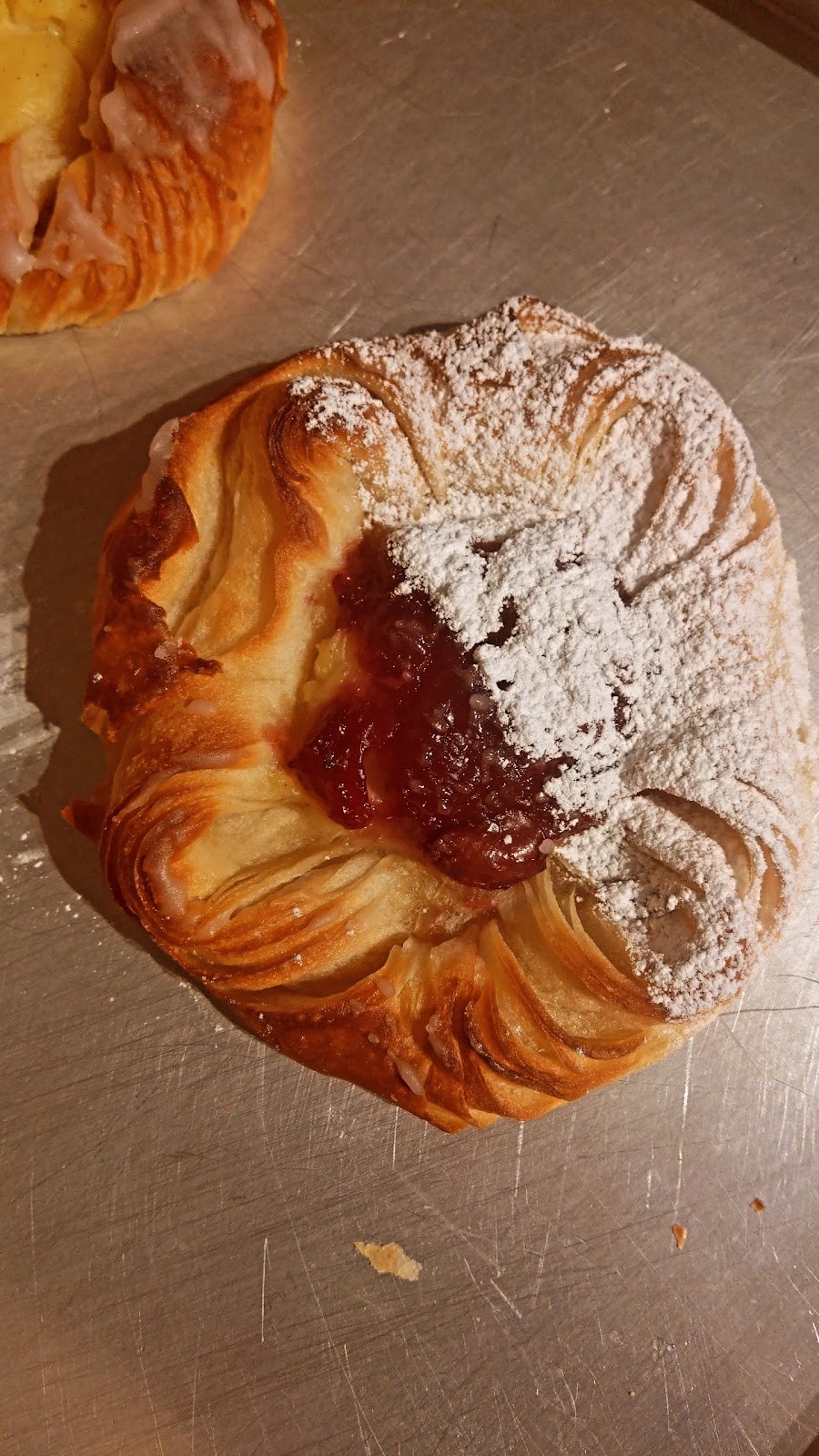 Nona's Bakery: food & drinks
