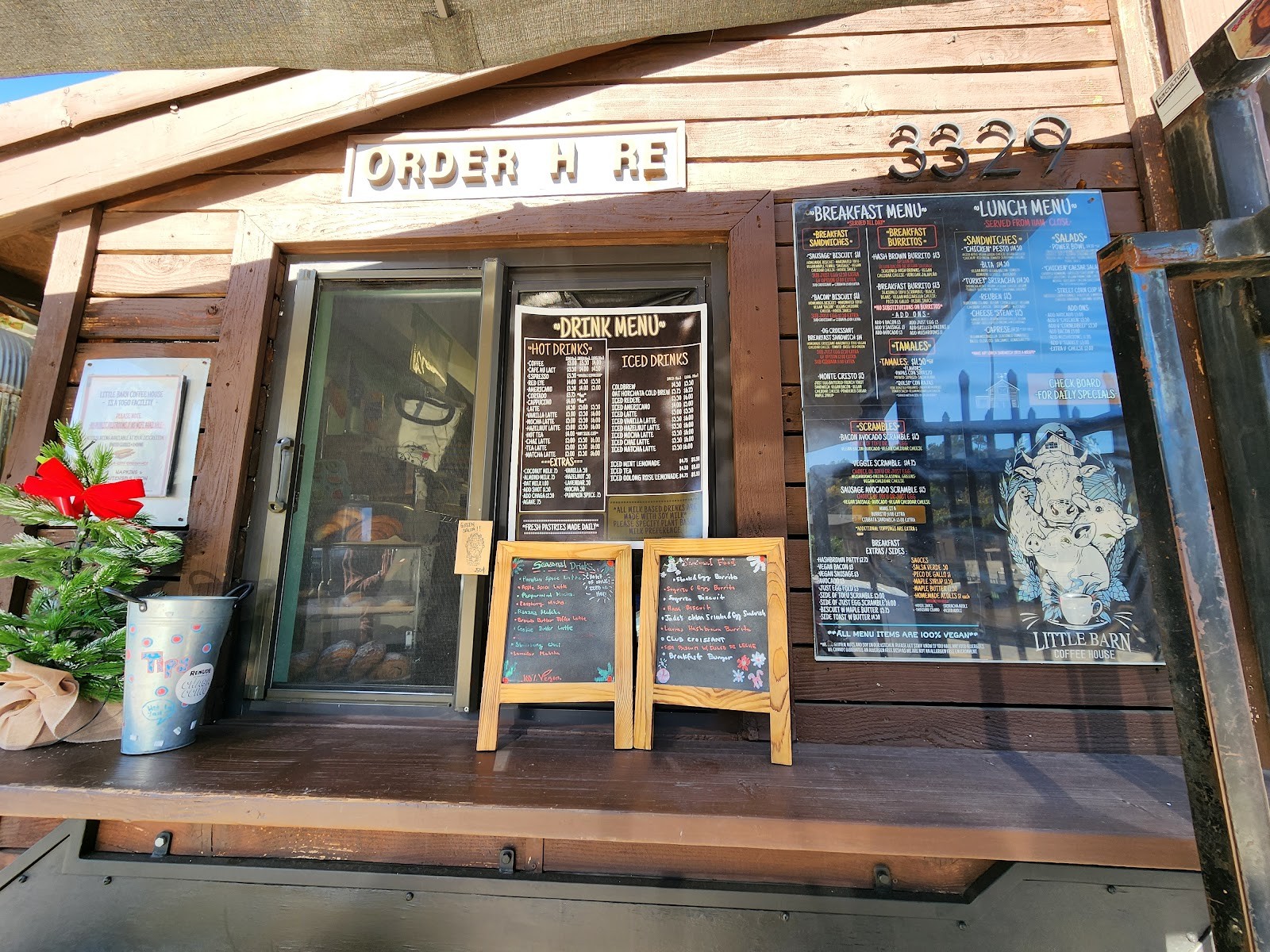 Little Barn Coffee House: the place