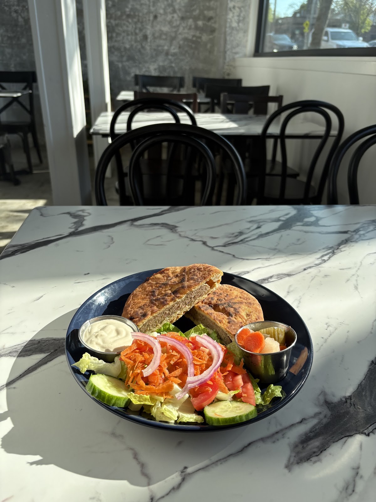 Hummus Cafe: food & drinks