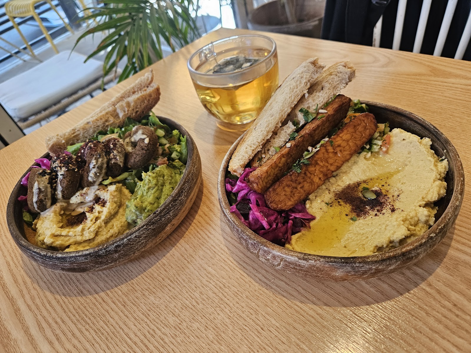Plant Cafe Seoul (Yeonnam): food & drinks