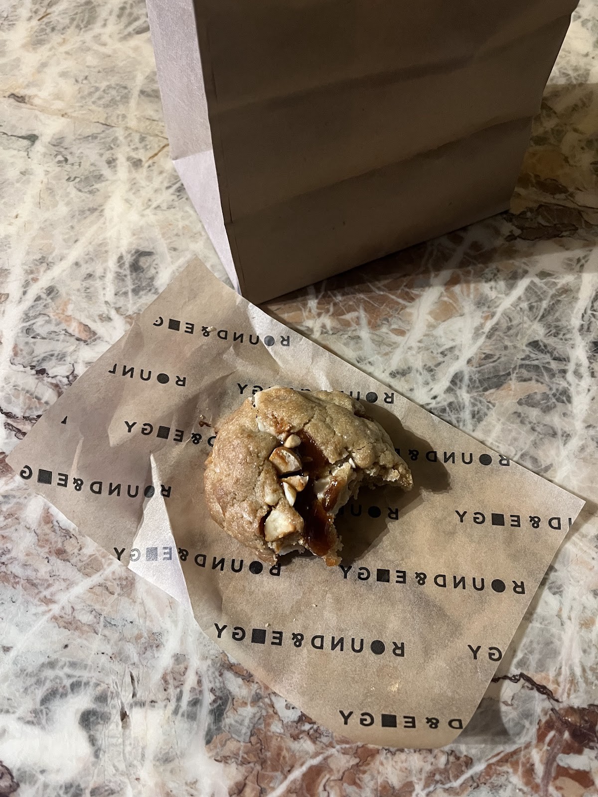 Round & Edgy: food & drinks