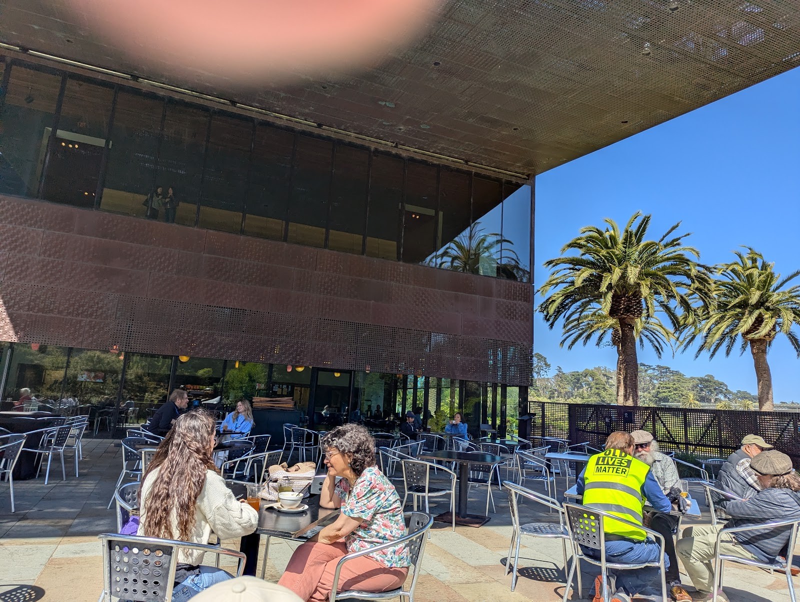 de Young Café: the place