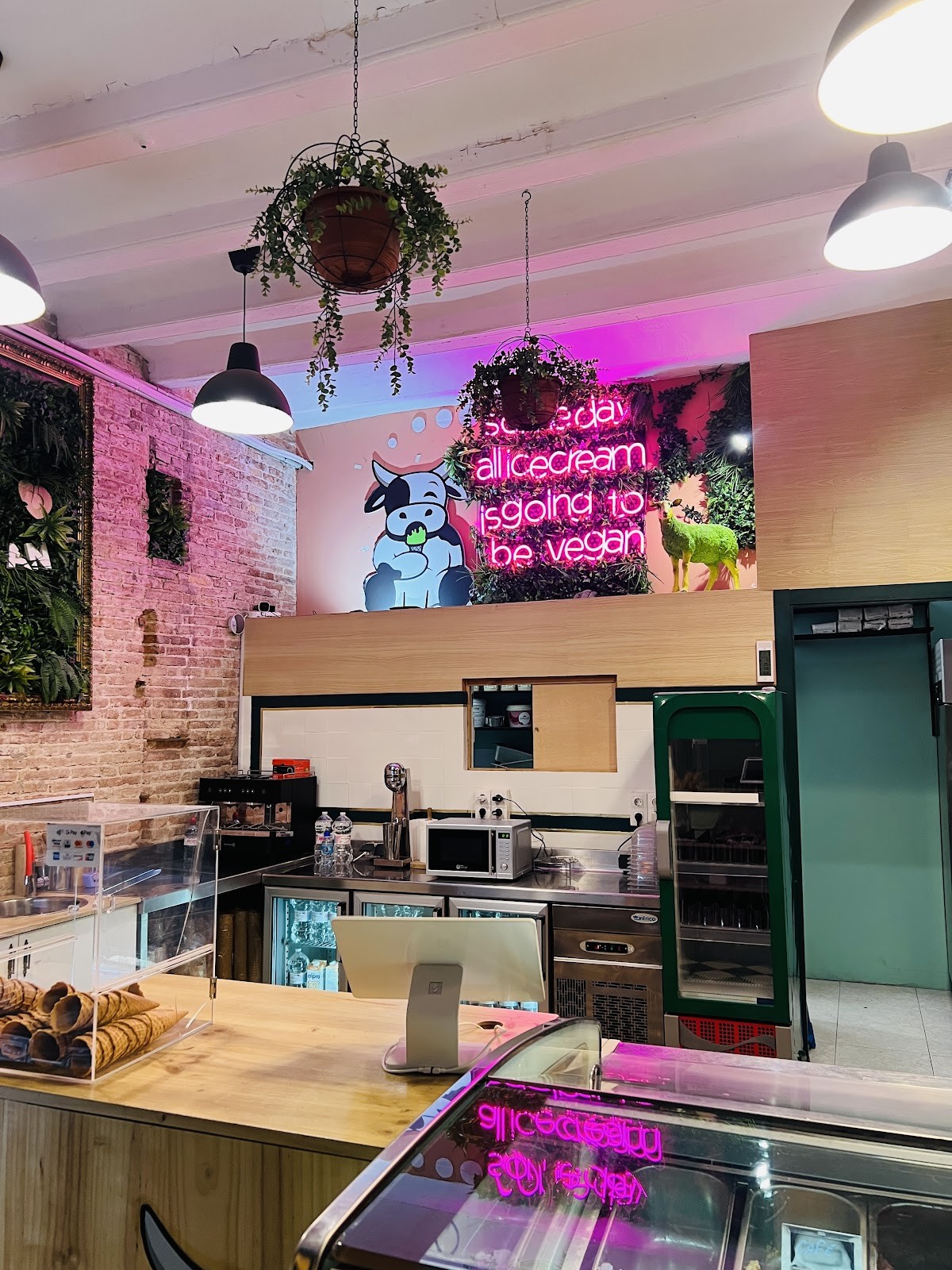 Madonna Vegan: the place