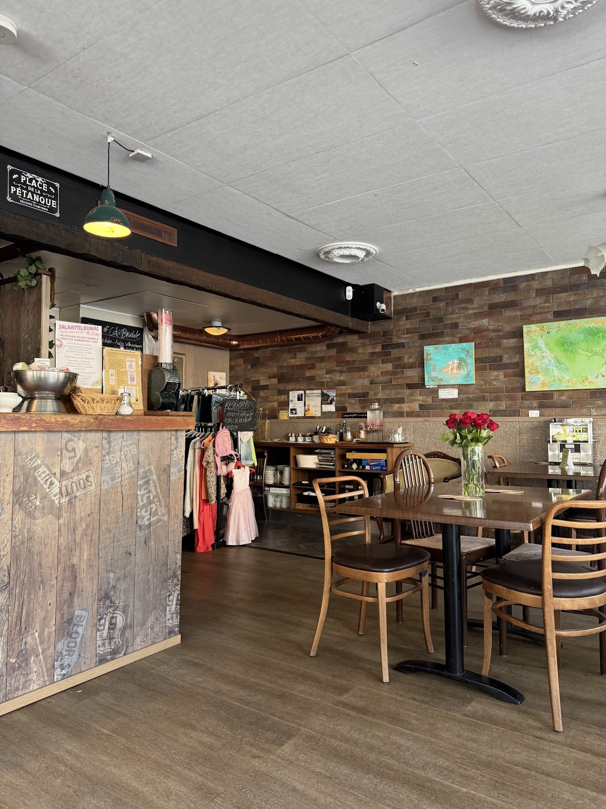 Cafe Brutale: the place