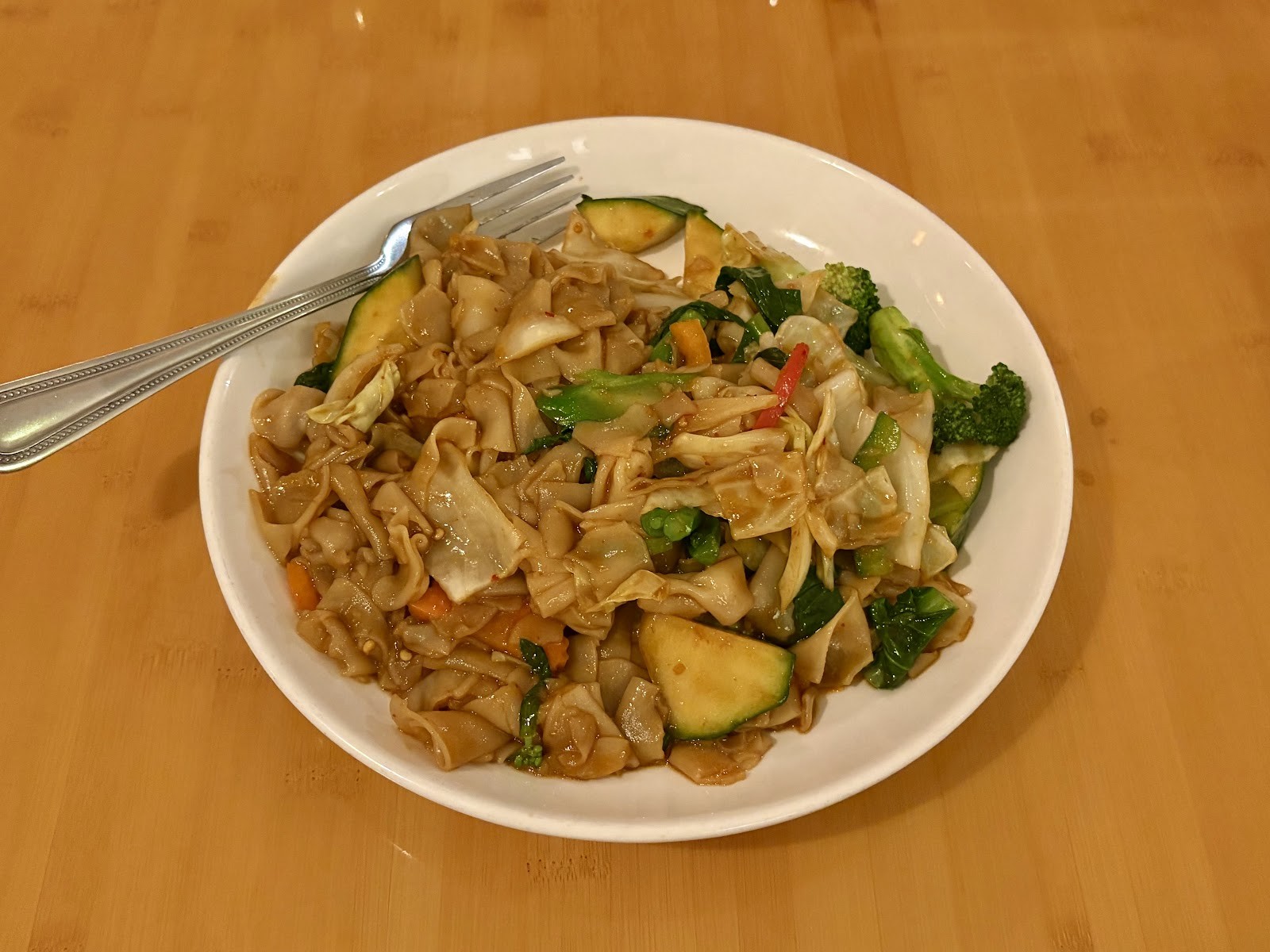 May Kaidee: food & drinks