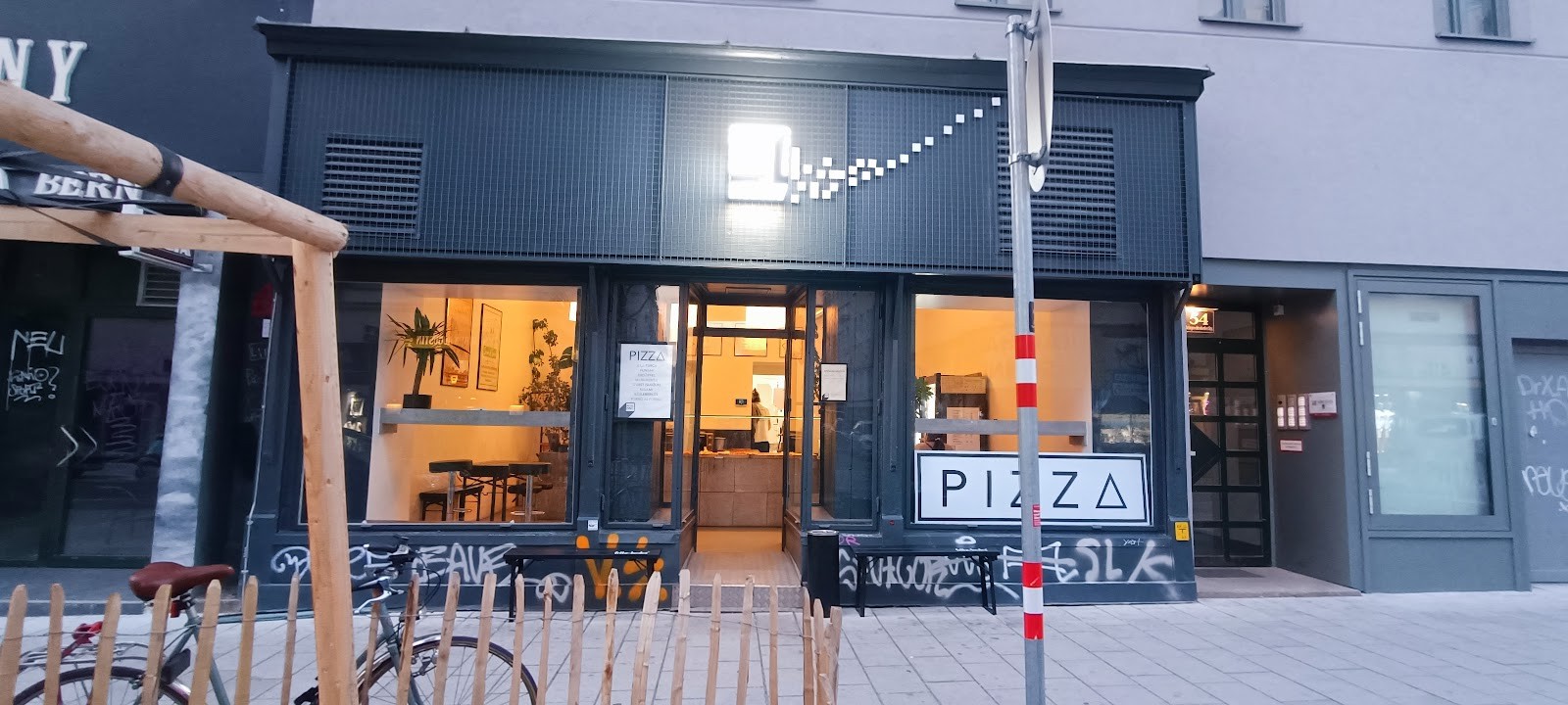 Pixel Pizza: the place