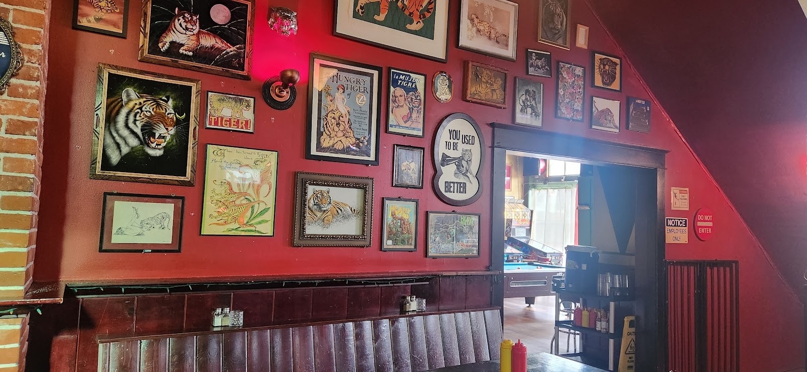 Hungry Tiger: the place