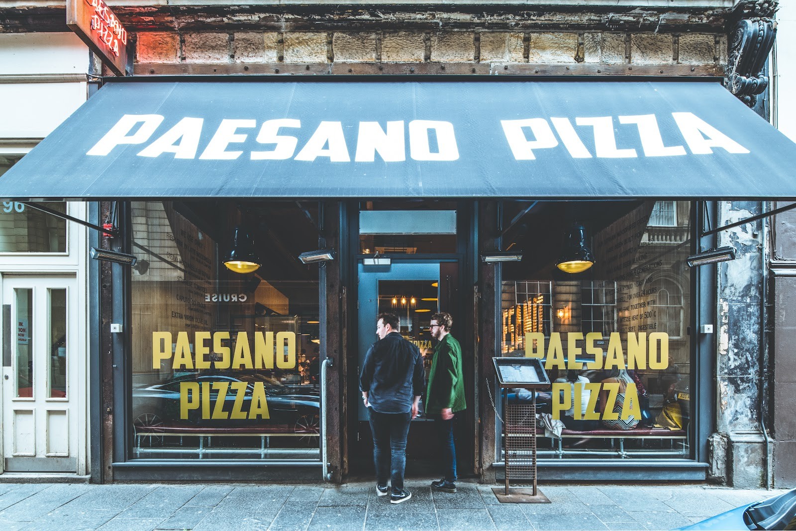 Paesano Pizza: the place