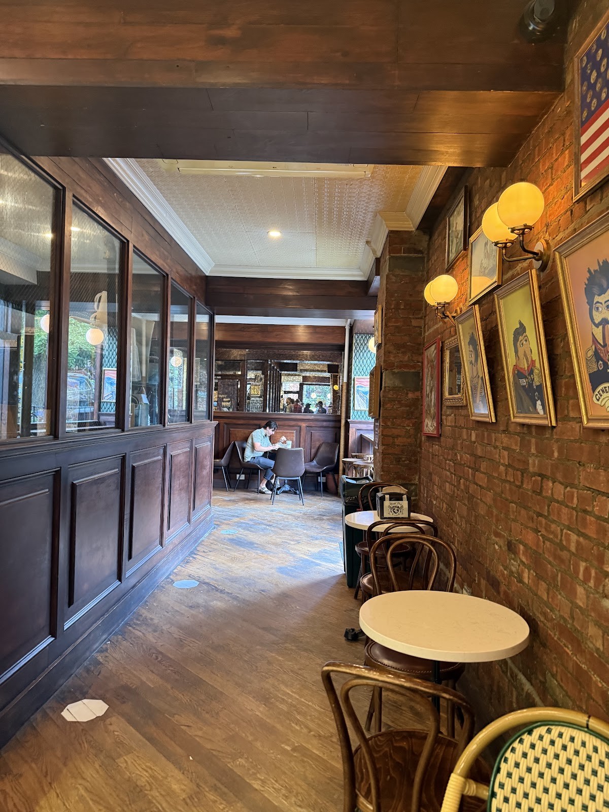 Bagel Pub: the place
