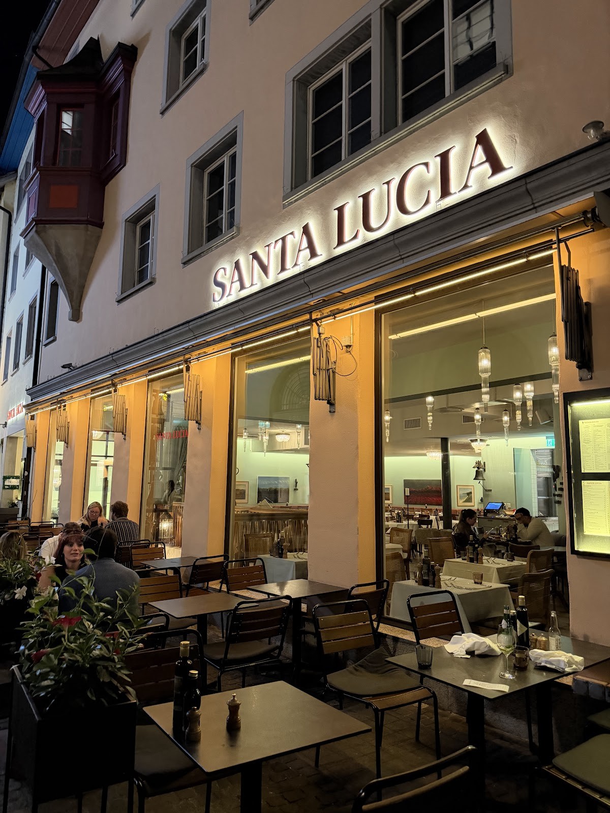 Santa Lucia Paradeplatz: the place