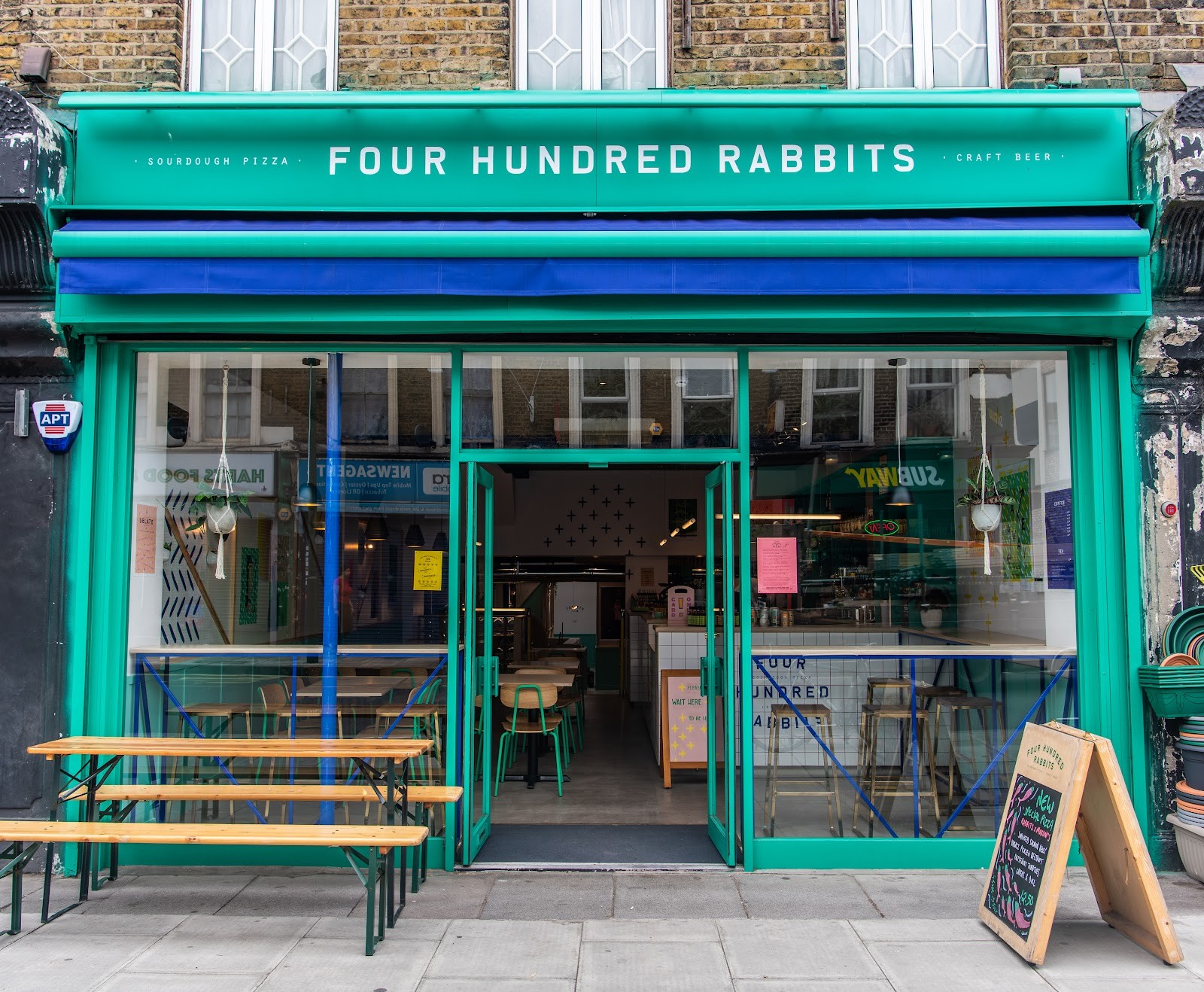 Four Hundred Rabbits: Pizza Restaurant West Norwood: the place