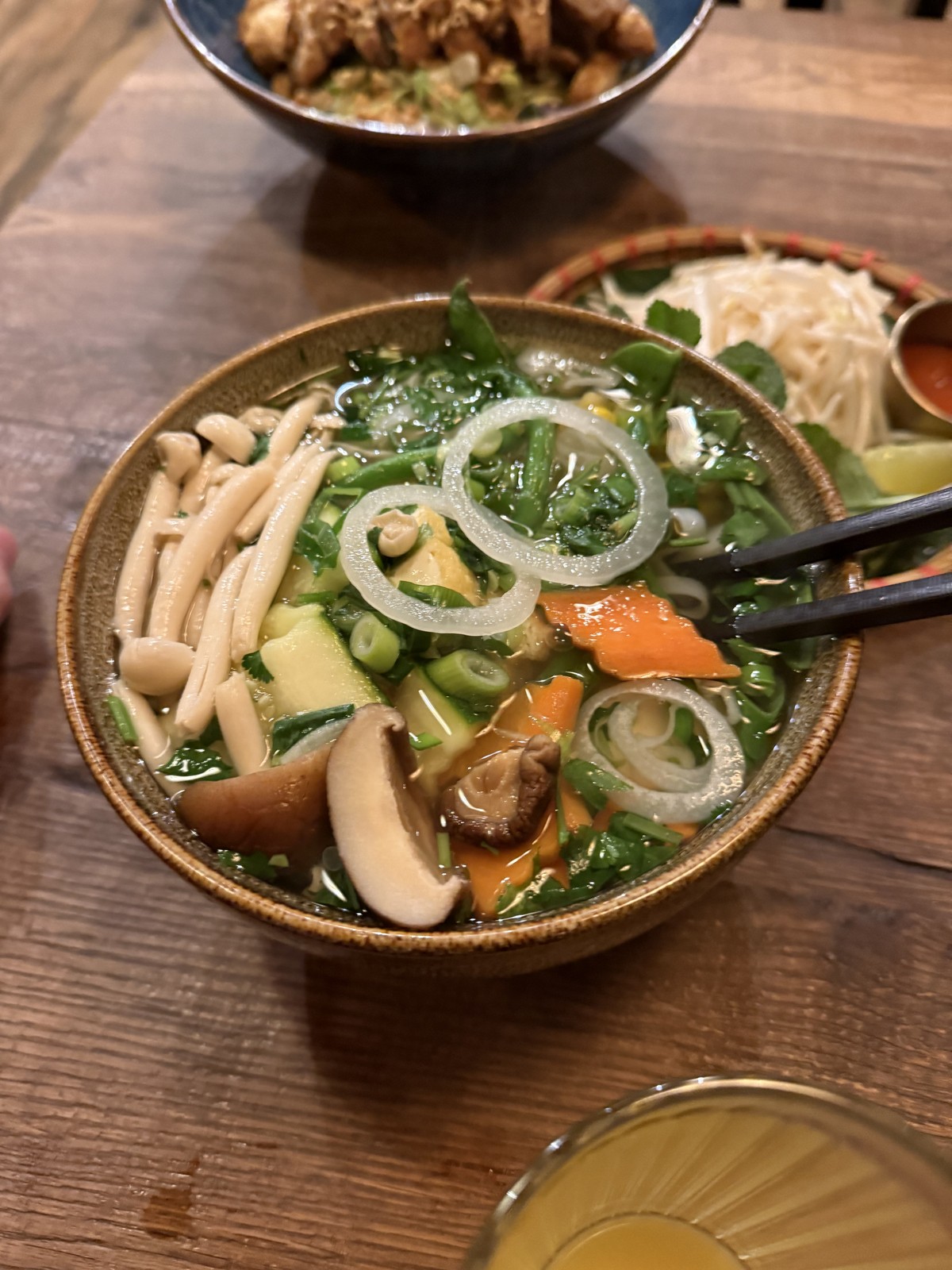 Bonjour Pho: food & drinks