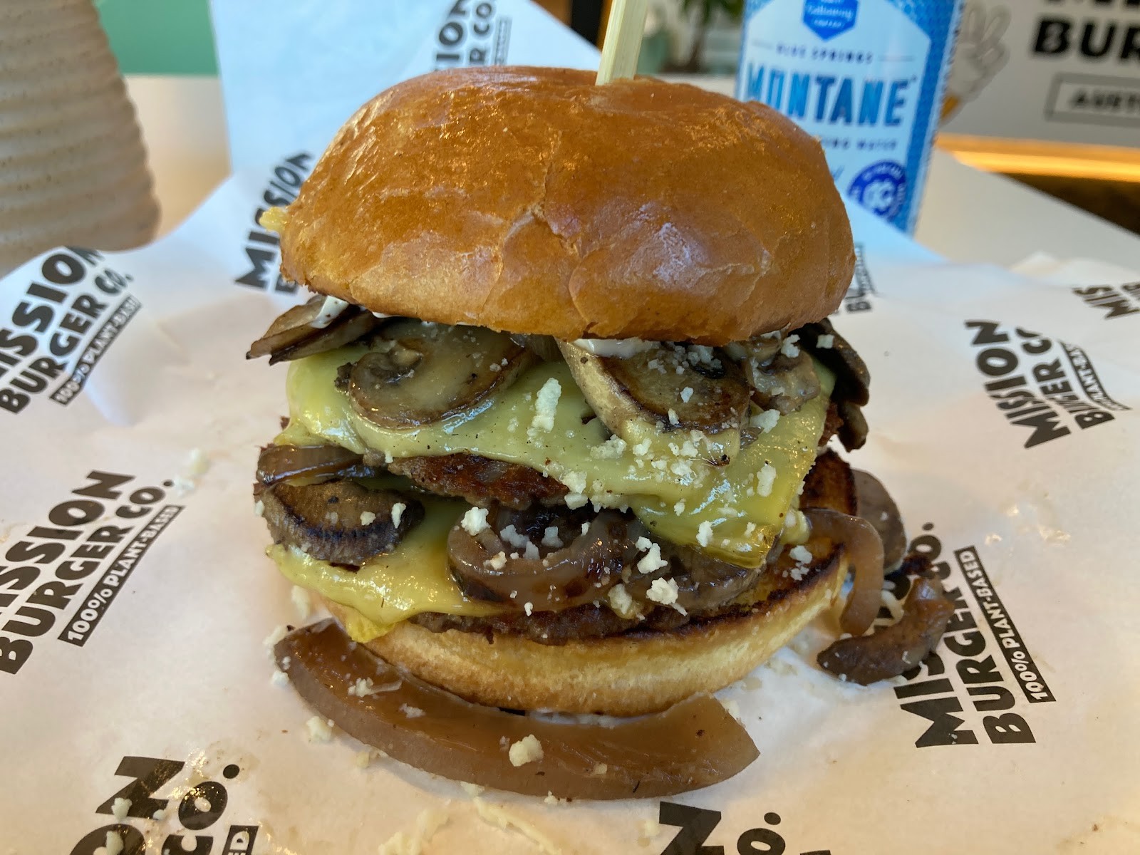 Mission Burger Co.: food & drinks
