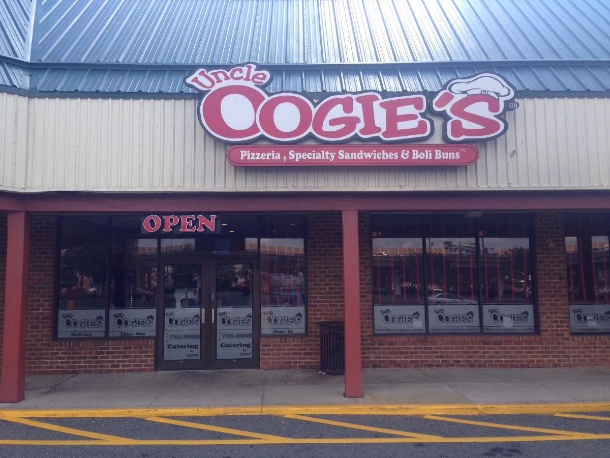 Uncle Oogie's Pizzeria & Specialty Sandwiches: the place