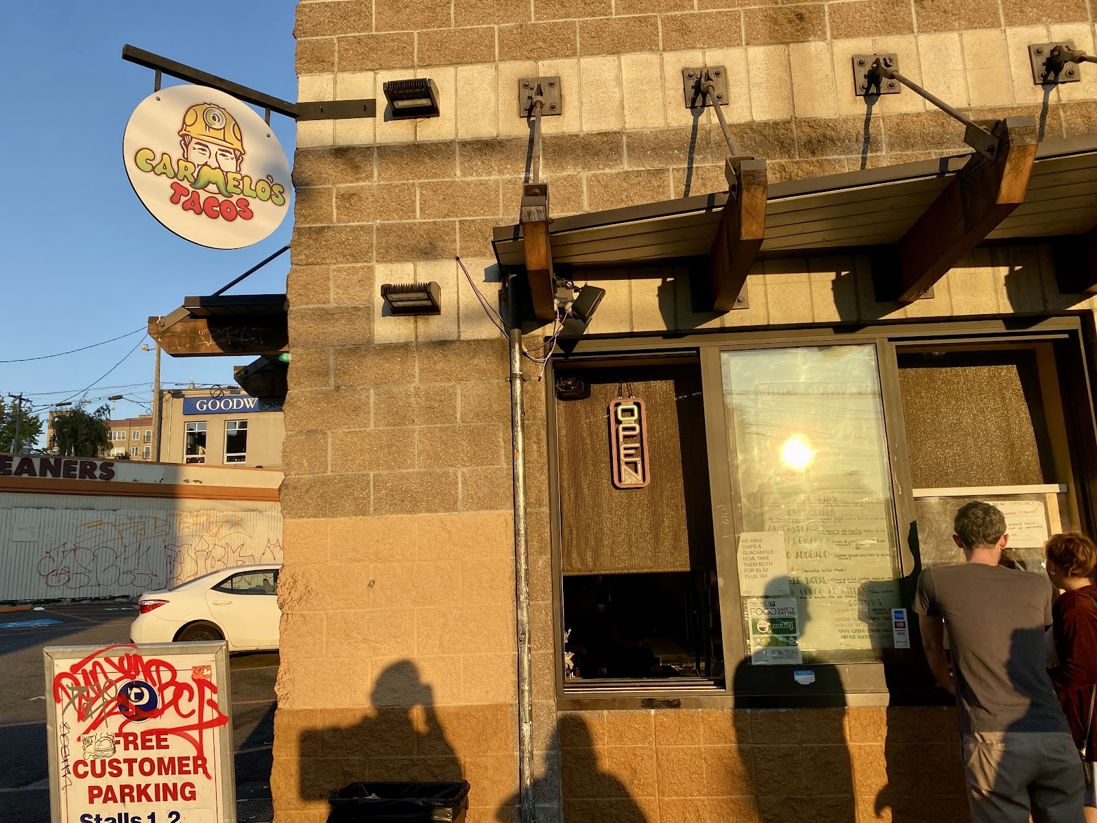 Carmelos Tacos: the place