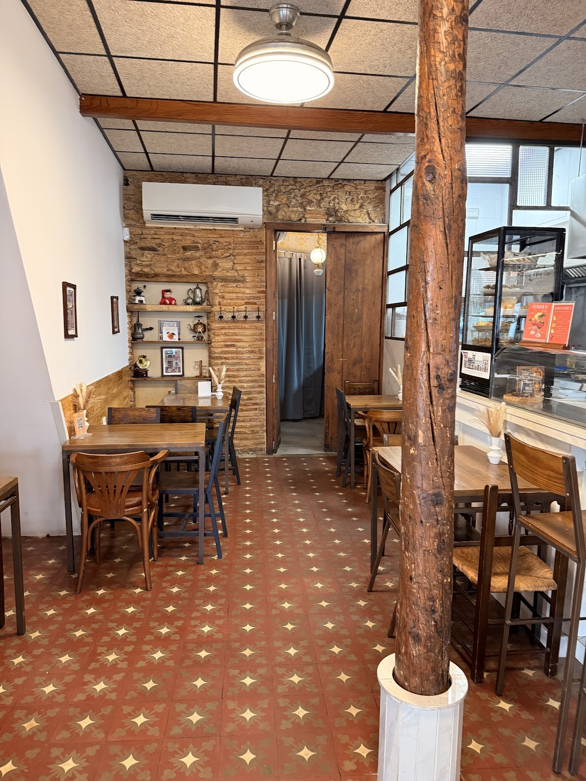 FOUR Specialty Coffee & Bistro ®: the place