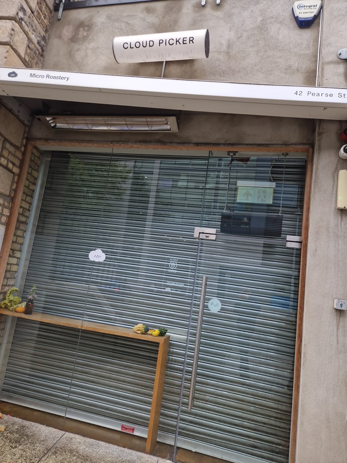 Cloud Picker Cafe - Pearse Street: the place
