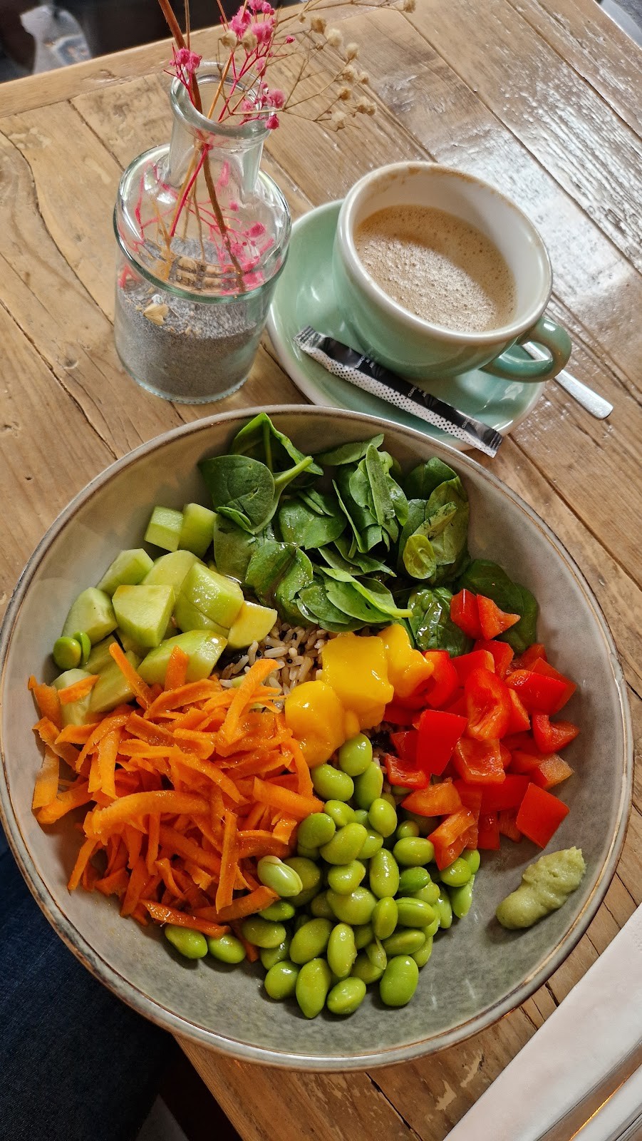 Klara's kitchen: food & drinks