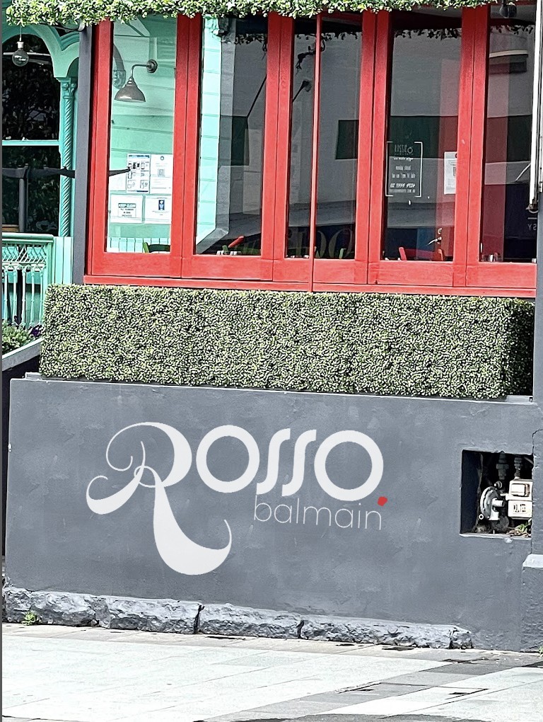 Rosso Balmain: the place