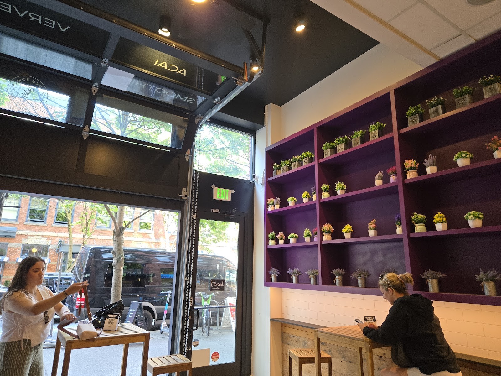 Verve Bowls - Downtown: the place